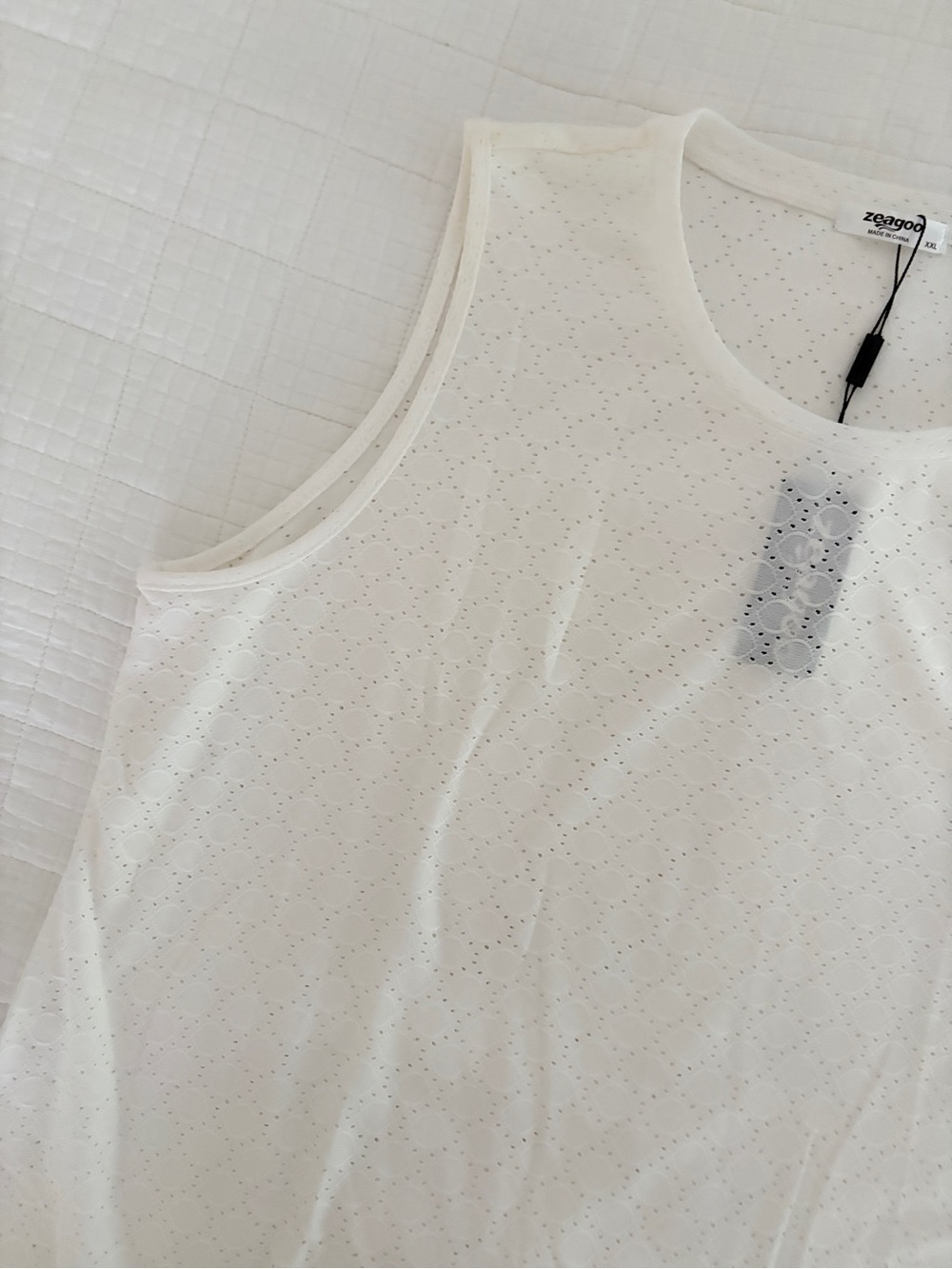 zeagoo White Eyelet Scoop Neck Tank Top